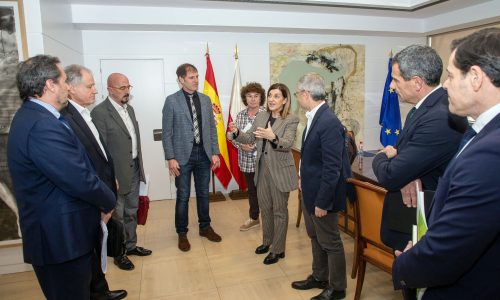 La presidenta de Cantabria, María José Sáenz de Buruaga, se reúne con la CEOE y la Mutua Montañesa, para abordar el tema del absentismo
nr ©
4 mar 25